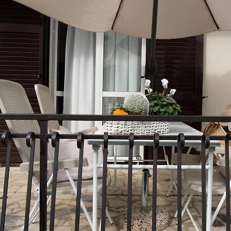 Apartments Sandra โปเรช ภายนอก รูปภาพ