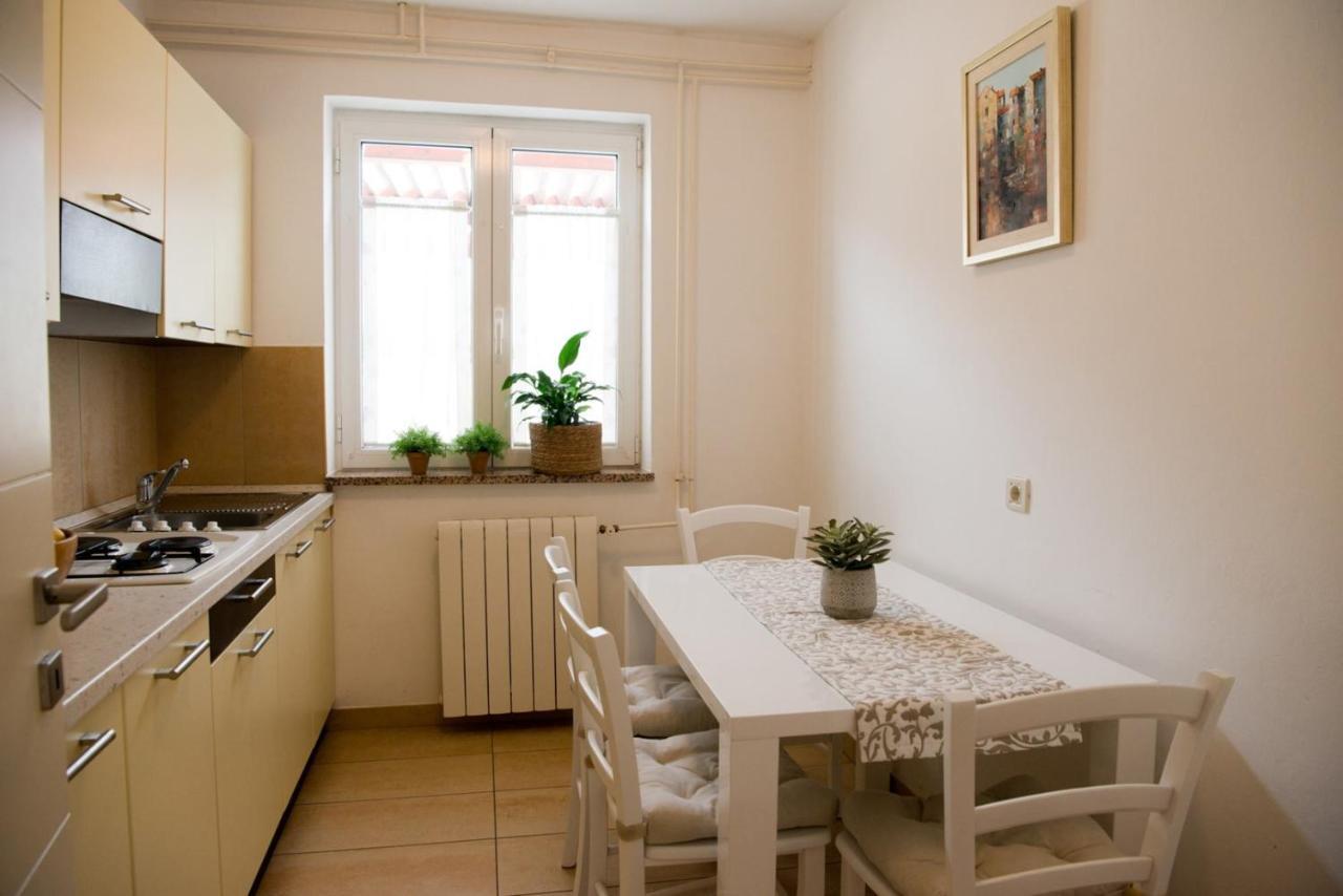 Apartments Sandra โปเรช ภายนอก รูปภาพ