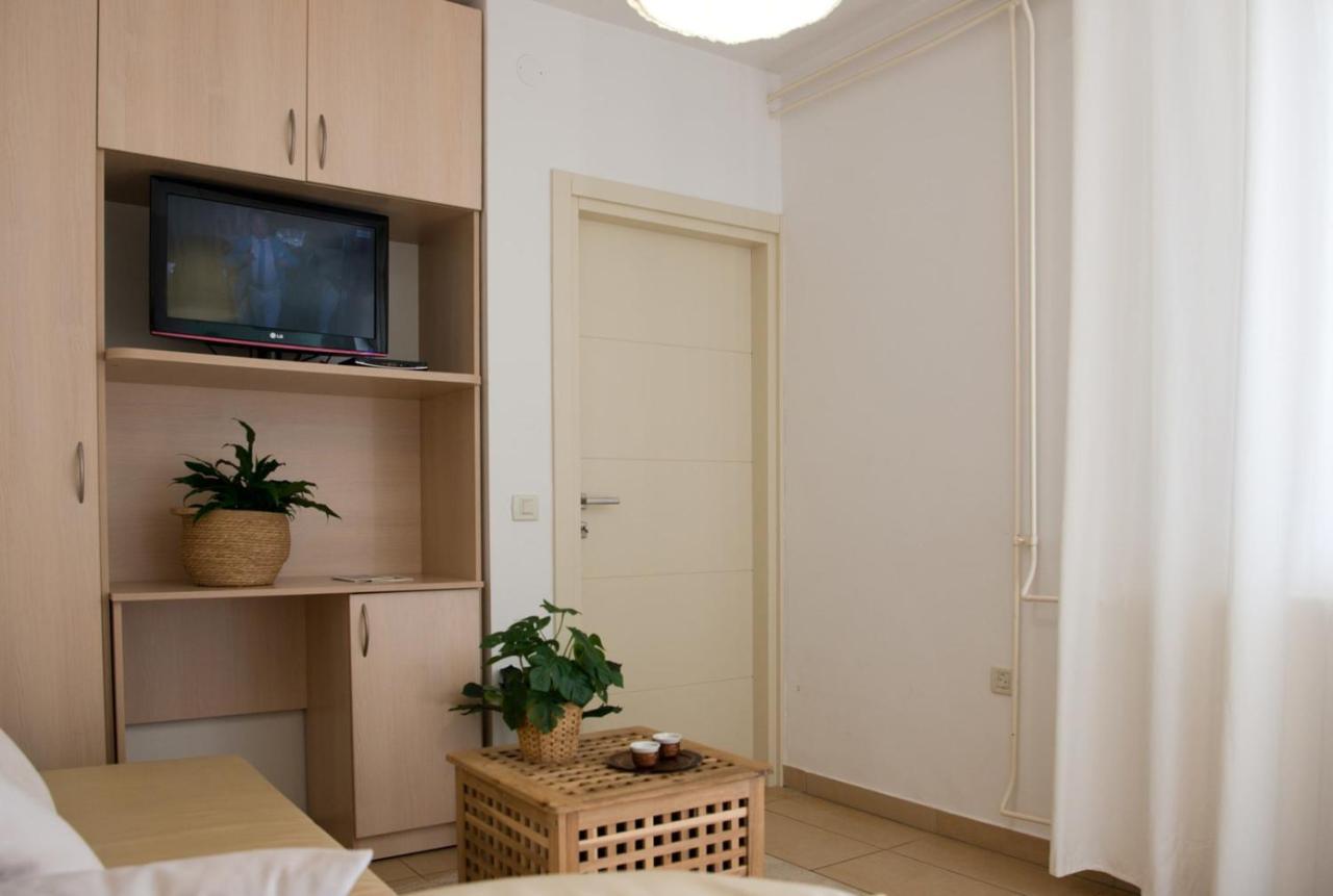 Apartments Sandra โปเรช ภายนอก รูปภาพ