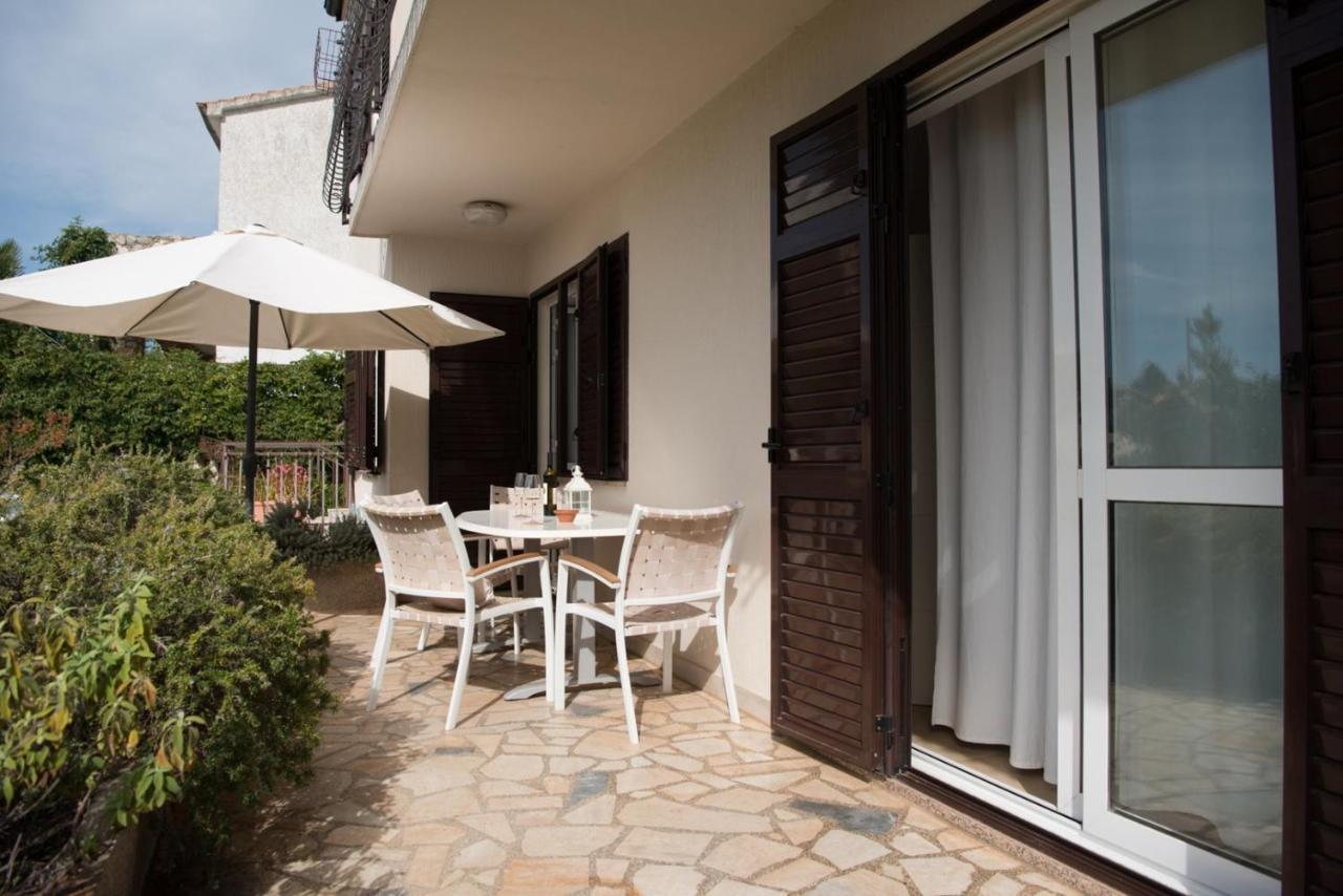 Apartments Sandra โปเรช ภายนอก รูปภาพ