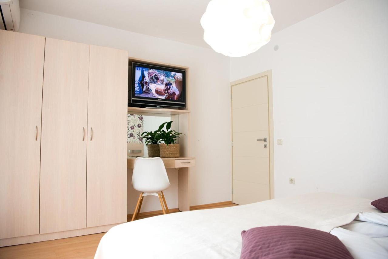 Apartments Sandra โปเรช ภายนอก รูปภาพ