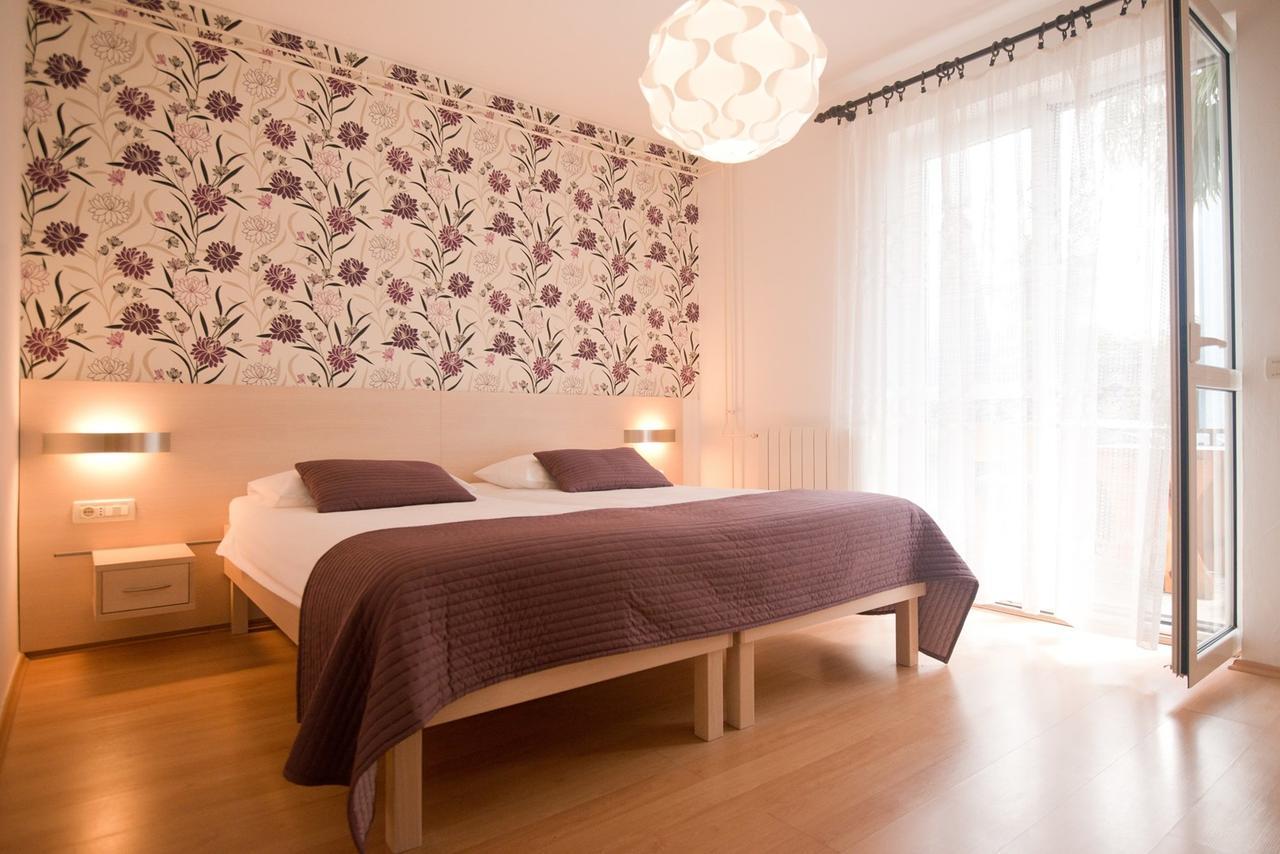 Apartments Sandra โปเรช ภายนอก รูปภาพ