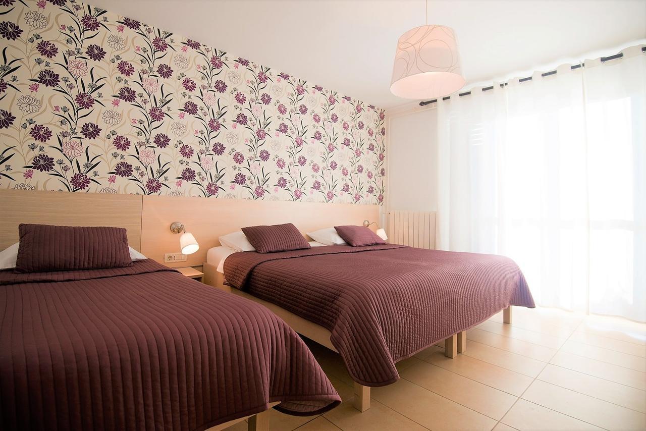 Apartments Sandra โปเรช ภายนอก รูปภาพ