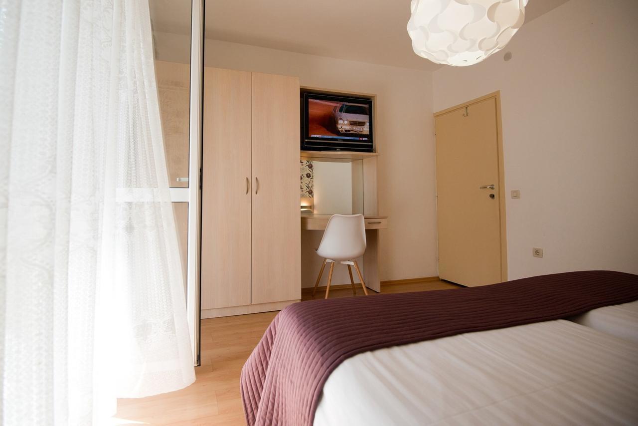 Apartments Sandra โปเรช ภายนอก รูปภาพ
